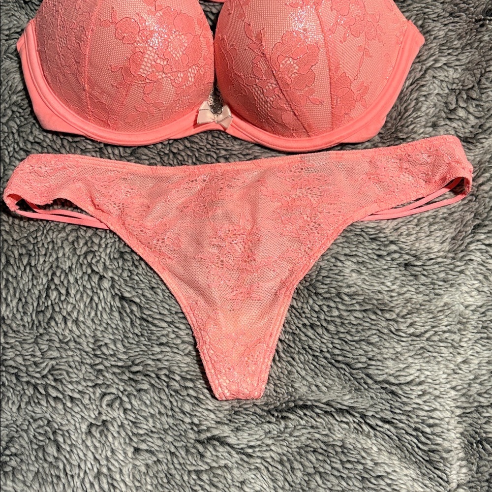 Victoria's Secret BBV Lace Bra and Panty Set - Picture 6 of 7